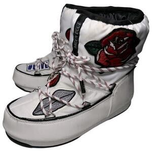 MSGM Moon Boot Women’s Size 5.5 White Heart Love Kiss Patches Winter Snow Boots